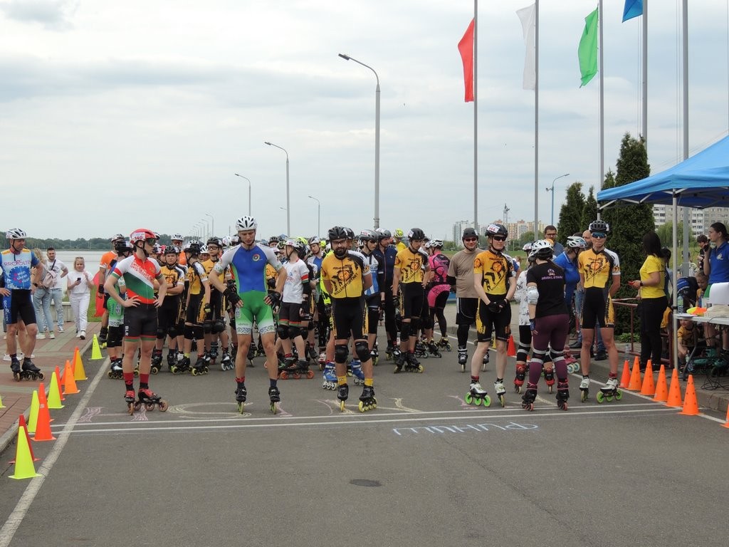 Сегодня на лыжероллерной трассе Брестского гребного канала состоялся Брестский полумарафон на роликовых коньках