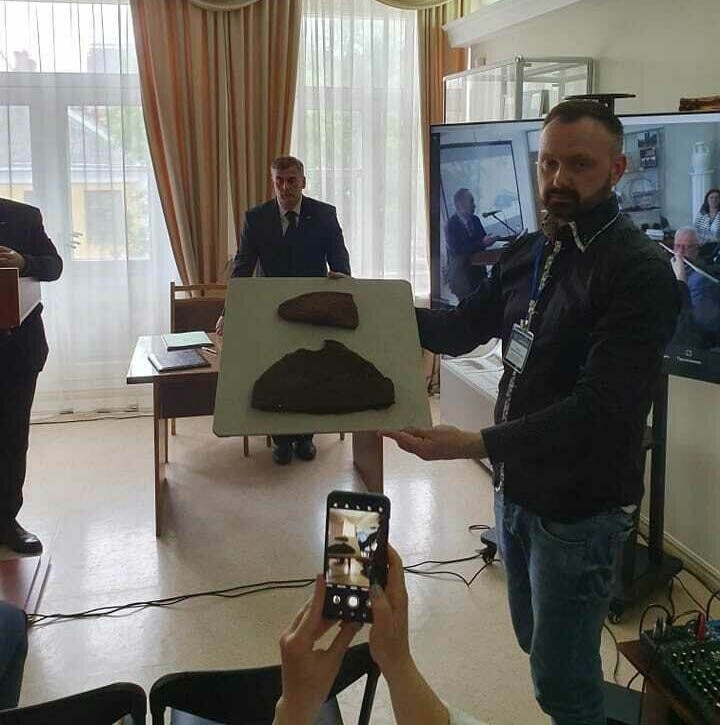 Перчатка и шапочка из древнего Бреста пролежали в земле 900 лет и теперь попали в музей