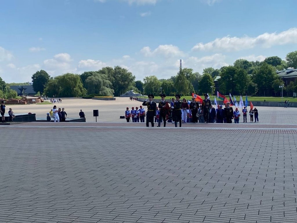 Более 2800 километров пути. В Бресте финишировал автопробег из российского Североморска