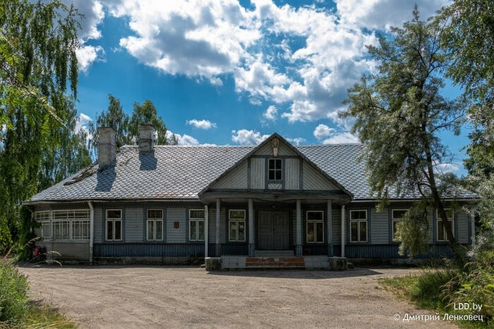 В Брестской области за 30 тысяч долларов продают панский дом с прудами