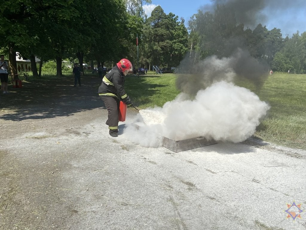 Соревнования санитарных и добровольных пожарных дружин прошло в Ивацевичах