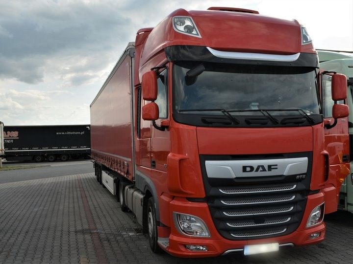 В Польше нашли угнанную в Германии фуру с белорусом в кабине