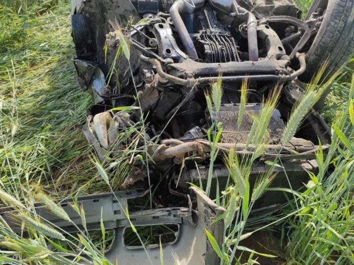 Вылетел из салона на 20 метров. Под Берестовицей водитель Audi получил тяжелые травмы, избегая столкновения с косулей