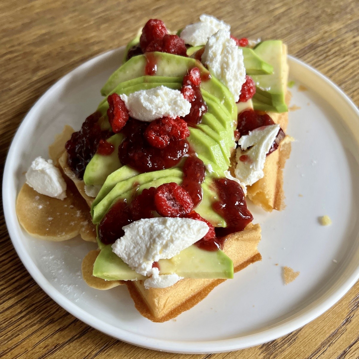 Невероятно вкусные фирменные вафли и кофе наивысшего качества. Двухэтажная кофейня «Таполі» по ул. 17 сентября приглашает брестчан в гости