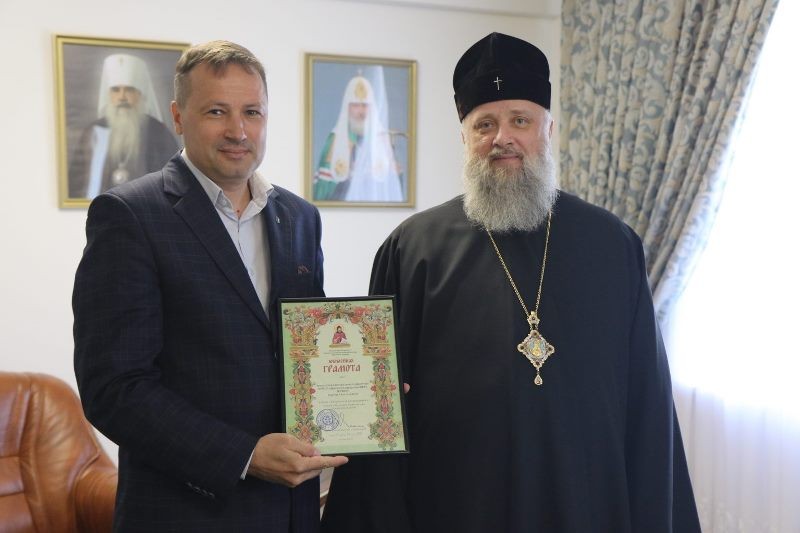 Архиепископ Брестский и Кобринский Иоанн наградил заместителя генерального директора Брестского городского ЖКХ