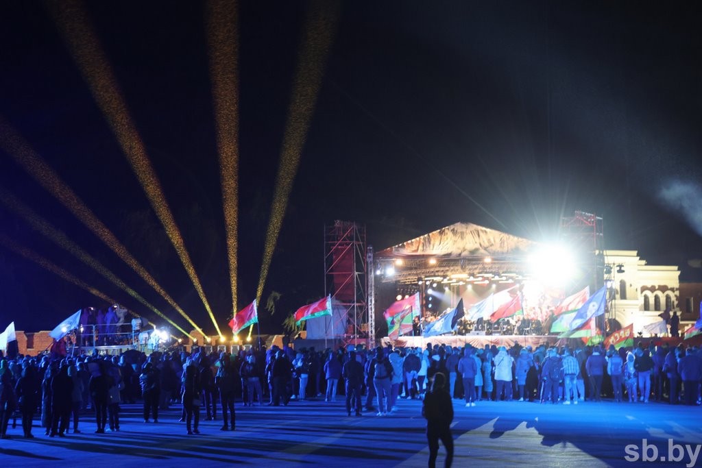 Здесь началась война. В Брестской крепости почтили память героев ВОВ