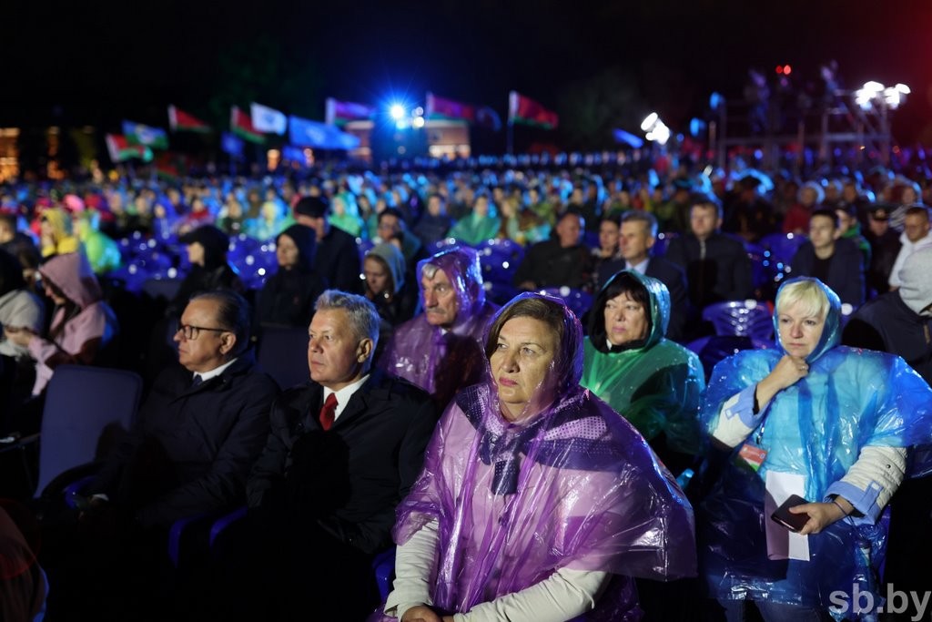 Здесь началась война. В Брестской крепости почтили память героев ВОВ
