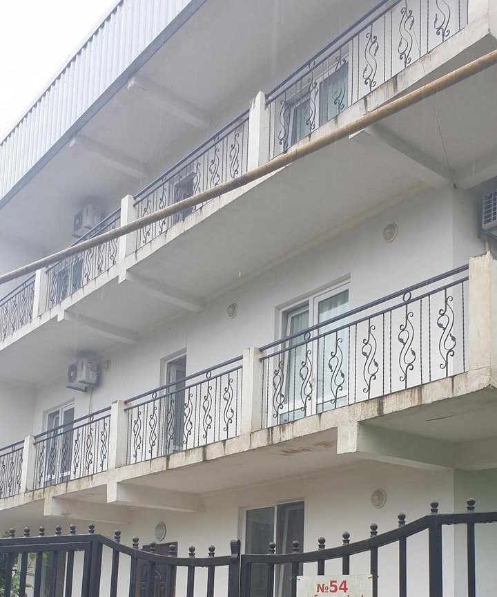 Худший отпуск: белорусов поселили не в тот дом и обокрали