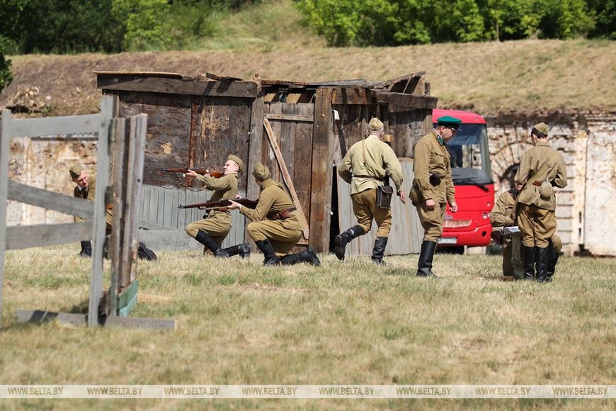 Репетиция реконструкции начала войны проходит в Брестской крепости