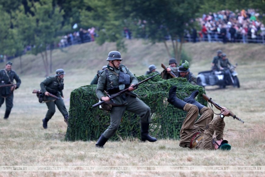 Белорусские и зарубежные реконструкторы воссоздали ключевые эпизоды обороны Брестской крепости. Фоторепортаж