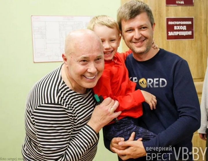 Александр Солодуха в Бресте: «отрывался» на кресле, водил девушек на сцену