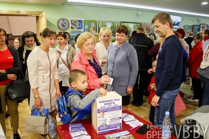 Александр Солодуха в Бресте: «отрывался» на кресле, водил девушек на сцену