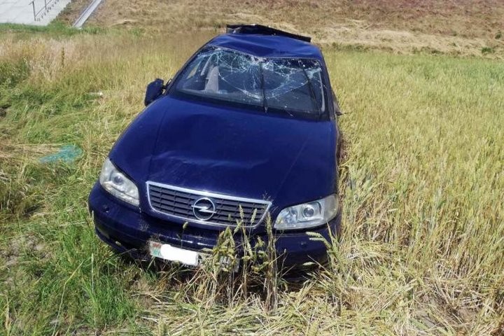 На М1 под Кобрином перевернулась машина, но никто не пострадал — спасли ремни безопасности