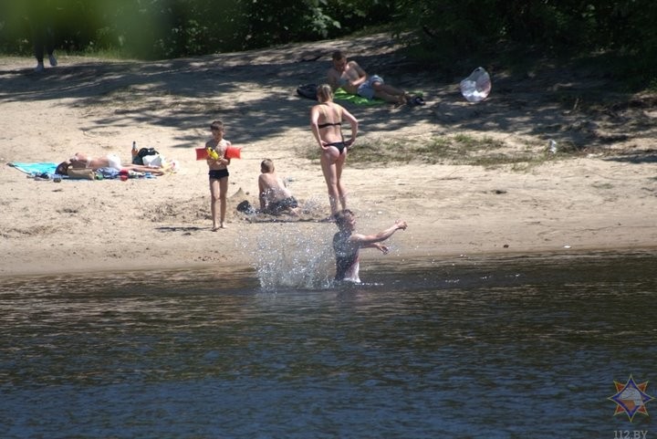 Что делать, если вы стали очевидцем происшествия на воде, рассказали пинские спасатели