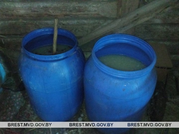 В Брестской области ликвидировали мини-завод по производству самогона