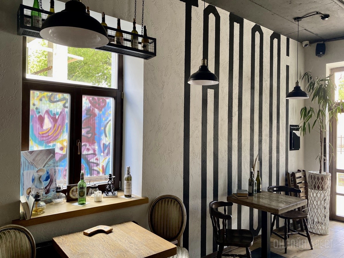 Невероятно вкусные фирменные вафли и кофе наивысшего качества. Двухэтажная кофейня «Таполі» по ул. 17 сентября приглашает брестчан в гости