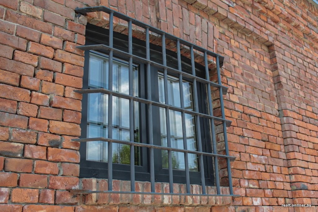 Как сохранить историческое здание, но сделать его современным? Смотрим на примере Бреста