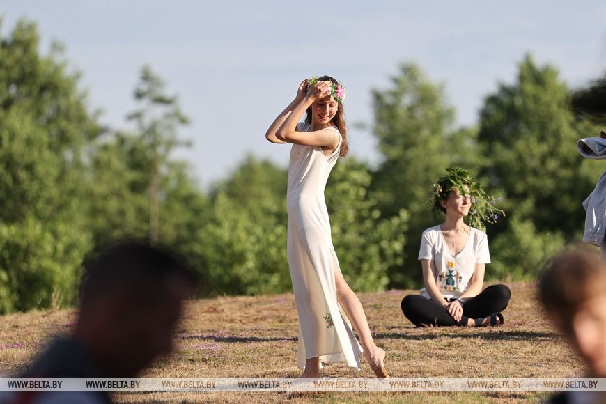 Праздник Ивана Купалы собрал в Беловежской пуще сотни гостей
