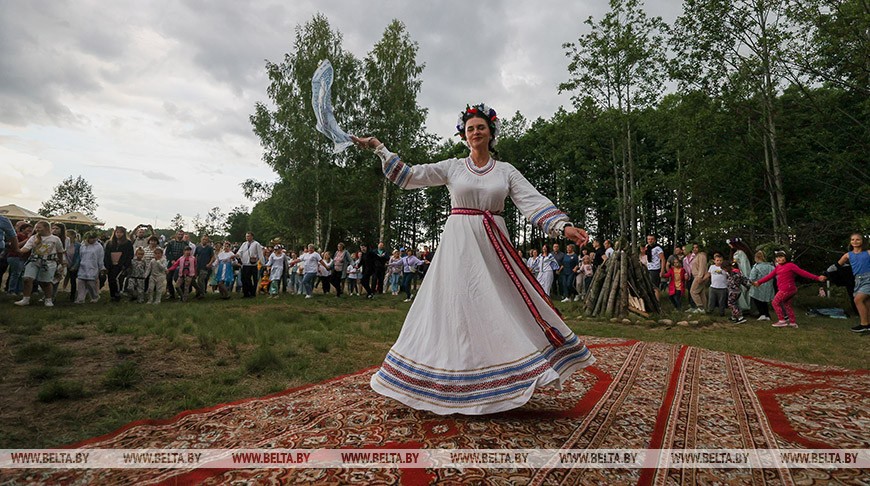 Праздник Ивана Купалы собрал в Беловежской пуще сотни гостей