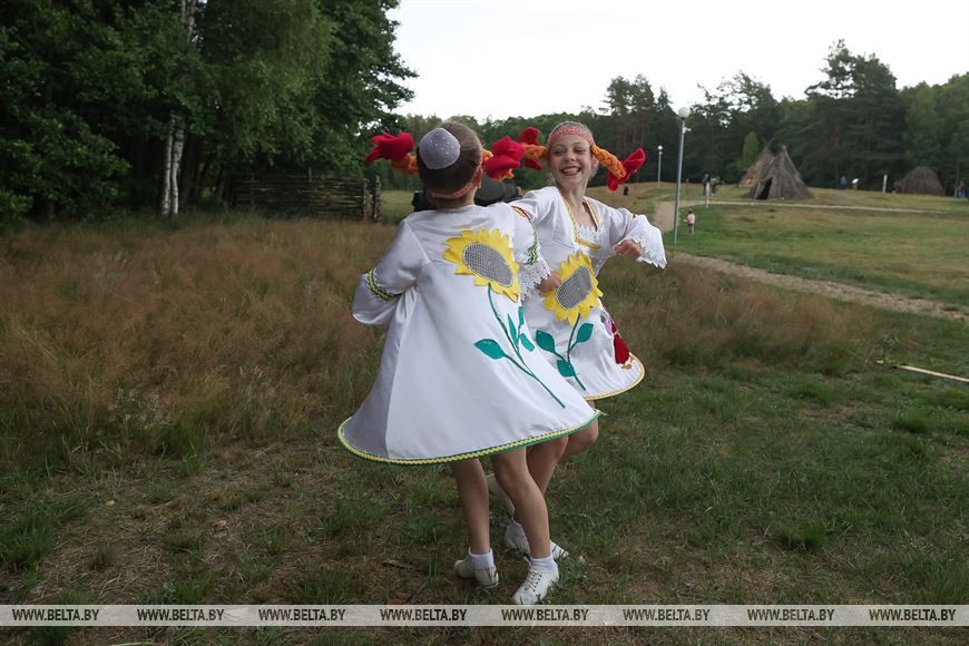 Праздник Ивана Купалы собрал в Беловежской пуще сотни гостей