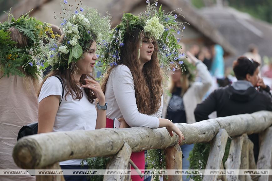Праздник Ивана Купалы собрал в Беловежской пуще сотни гостей