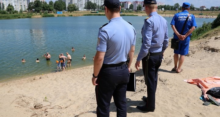 В Беларуси более 3,5 тысячи отдыхающих уже оштрафованы за купание в запрещенных местах