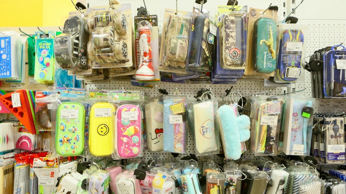 Самое время готовиться к школе! Три этажа школьных товаров в «Детском мире» на Советской в Бресте: канцелярия, рюкзаки, школьная форма и обувь