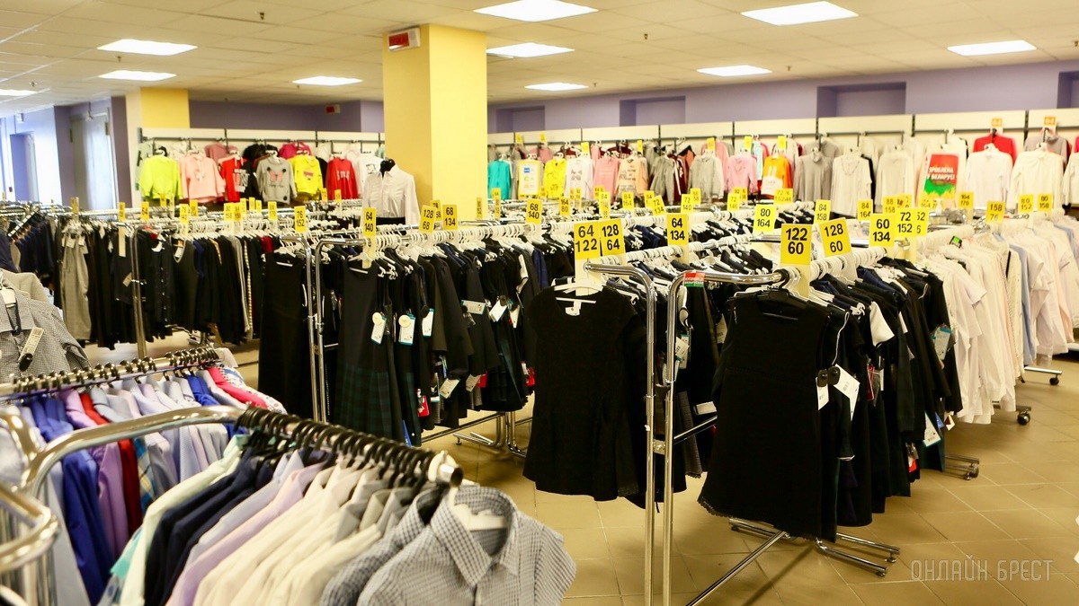 Самое время готовиться к школе! Три этажа школьных товаров в «Детском мире» на Советской в Бресте: канцелярия, рюкзаки, школьная форма и обувь