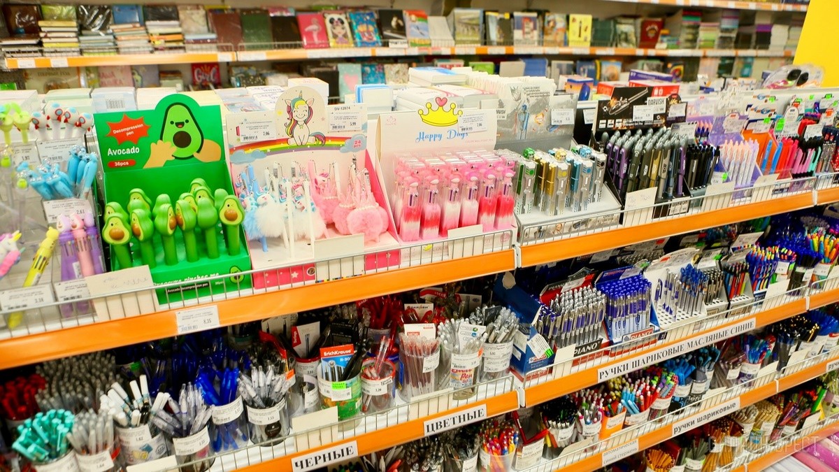 Самое время готовиться к школе! Три этажа школьных товаров в «Детском мире» на Советской в Бресте: канцелярия, рюкзаки, школьная форма и обувь