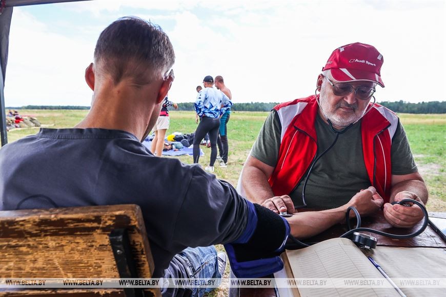 В окрестностях Бреста строят аэродром. Фоторепортаж