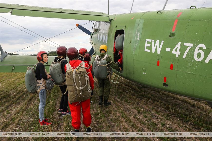 В окрестностях Бреста строят аэродром. Фоторепортаж