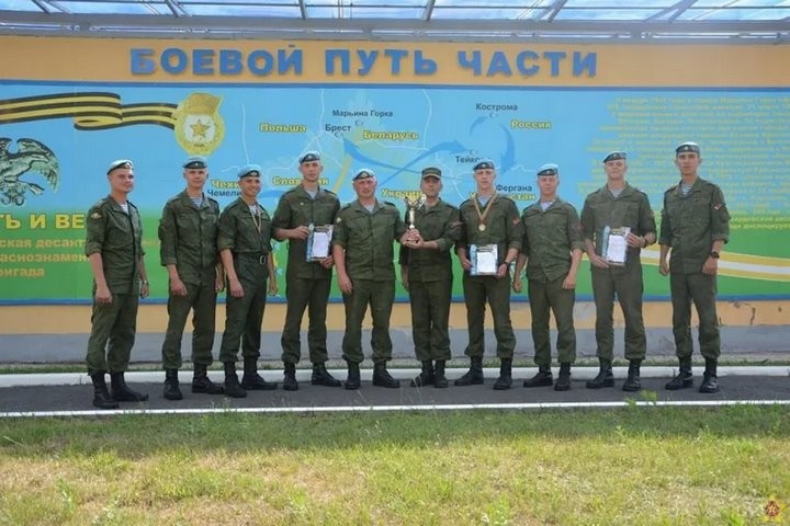 В Бресте прошел чемпионат сил специальных операций по военно-прикладному парашютному многоборью