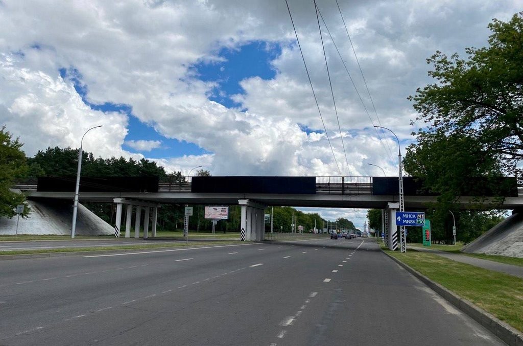 Какую надпись вы желаете видеть на большом баннере на выезде из Бреста? Голосуем