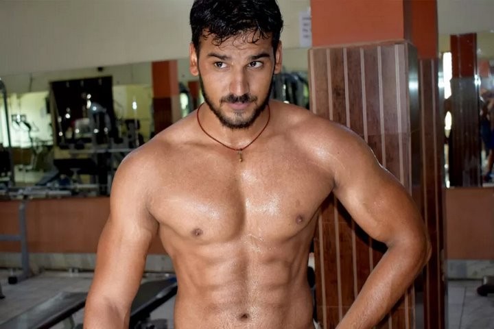 На популярном итальянском курорте будут штрафовать на 500 евро за голый торс