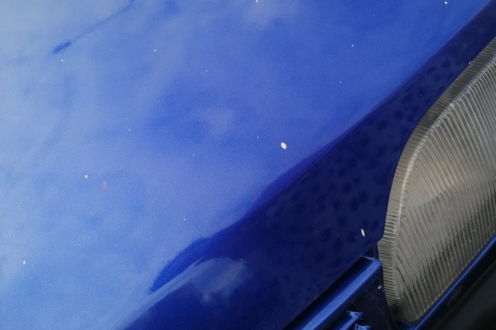 «Только недавно „облила“ машину, а ее заляпали краской строители». Случай в Беларуси