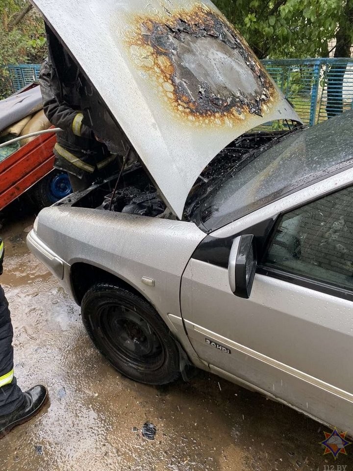 В Ляховичах горел автомобиль
