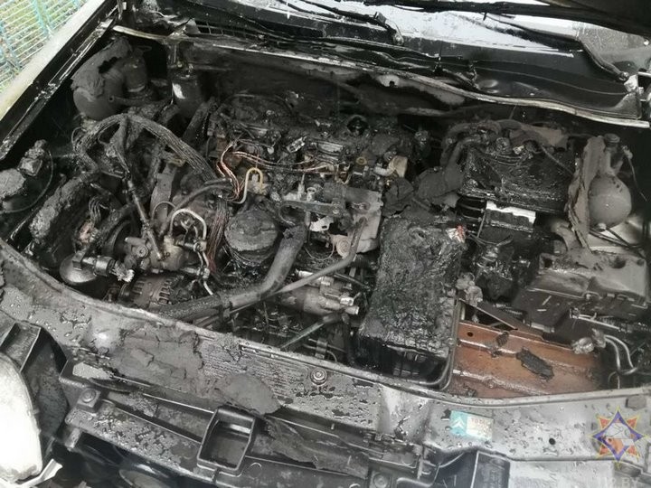 В Ляховичах горел автомобиль
