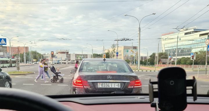 Еще один номер, с которым вроде бы все нормально. Но только издалека