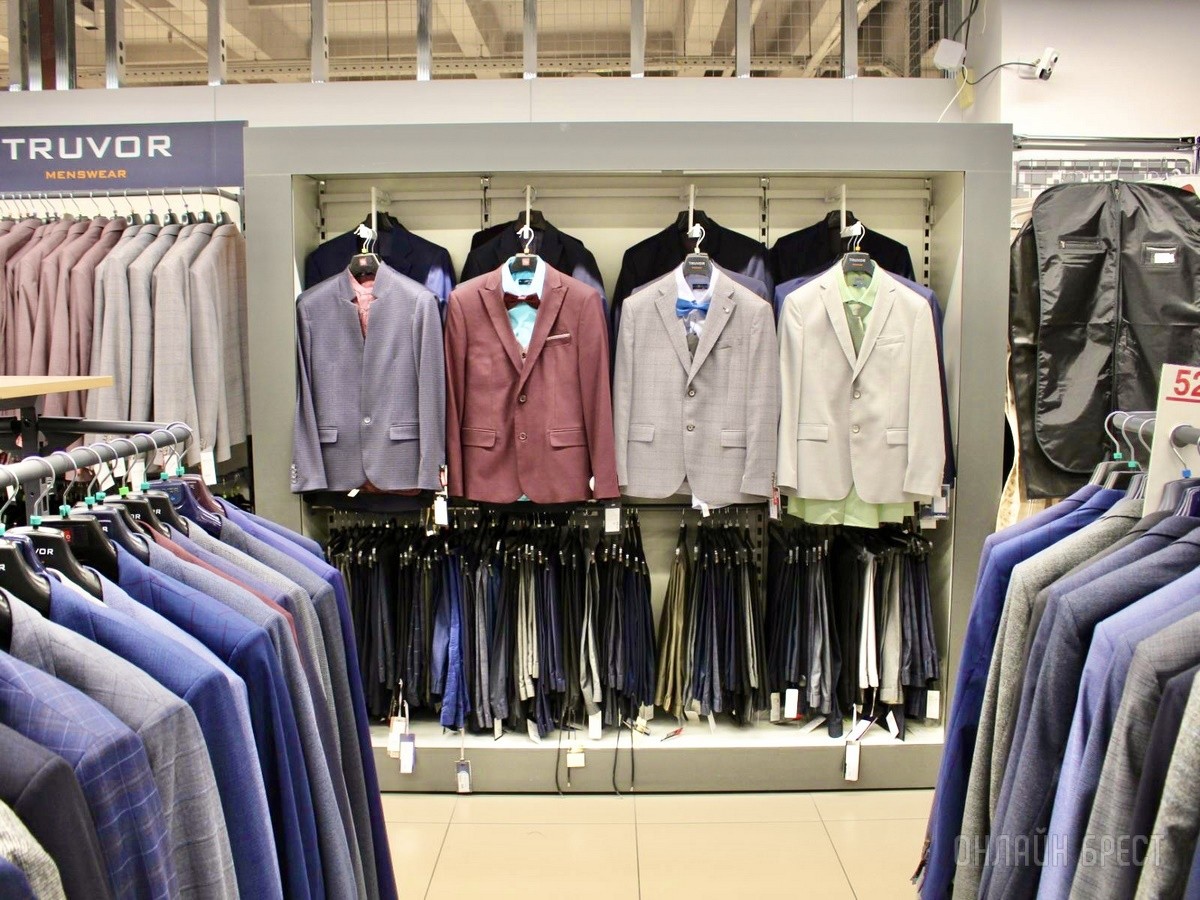 Кое-что новенькое! Большое обновление ассортимента в брестском «ЦУМе» (третий этаж): школьные товары, мужская и женская одежда, текстиль, кухонная утварь, кожгалантерея