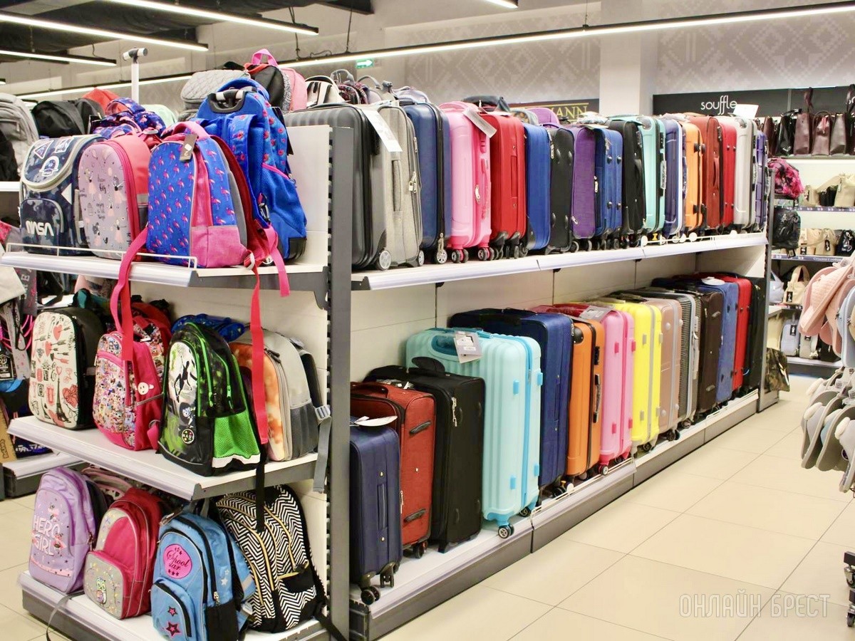 Кое-что новенькое! Большое обновление ассортимента в брестском «ЦУМе» (третий этаж): школьные товары, мужская и женская одежда, текстиль, кухонная утварь, кожгалантерея