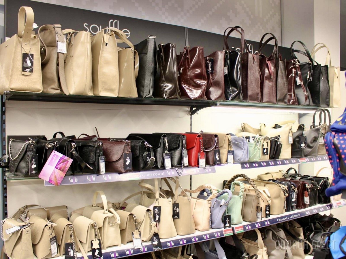 Кое-что новенькое! Большое обновление ассортимента в брестском «ЦУМе» (третий этаж): школьные товары, мужская и женская одежда, текстиль, кухонная утварь, кожгалантерея