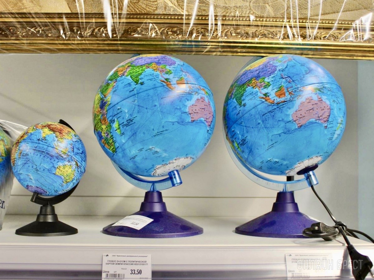 Кое-что новенькое! Большое обновление ассортимента в брестском «ЦУМе» (третий этаж): школьные товары, мужская и женская одежда, текстиль, кухонная утварь, кожгалантерея