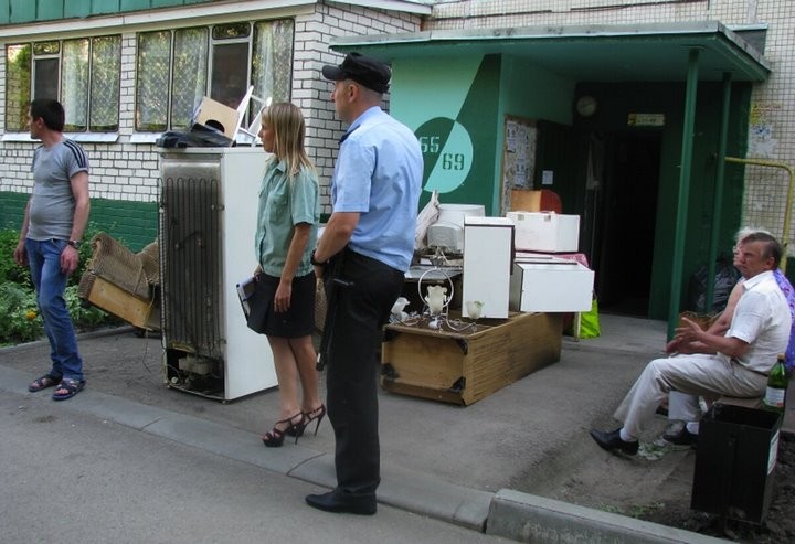 Не оплатил жировку – остался без квартиры. Как белорусы теряют жилье