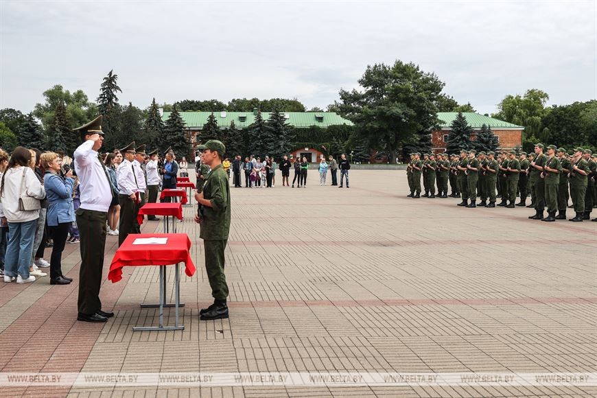 Более 120 студентов военной кафедры ГГМУ принесли присягу в Брестской крепости