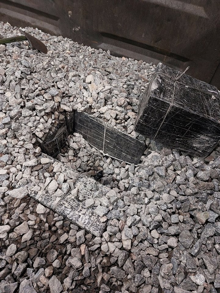 Крупную партию контрабандных сигарет из Беларуси задержали в Литве. Стоимость нелегального груза