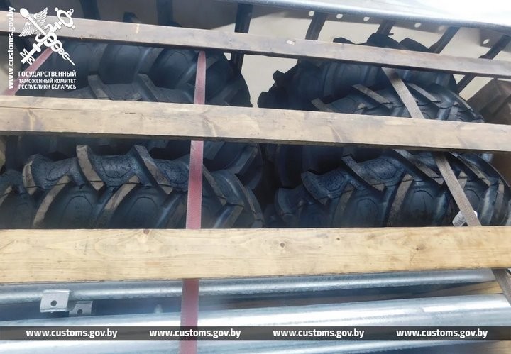 В Бресте таможенники выявили крупную партию товаров без документов