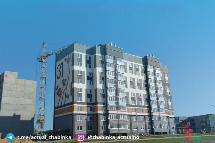 Во дворе первой жабинковской девятиэтажки установили велогаражи