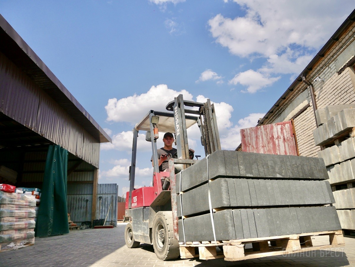 Большой магазин «Строй с нами» в Малорите – еще больше строительных товаров по выгодным ценам, собственная бригада, услуги манипулятора