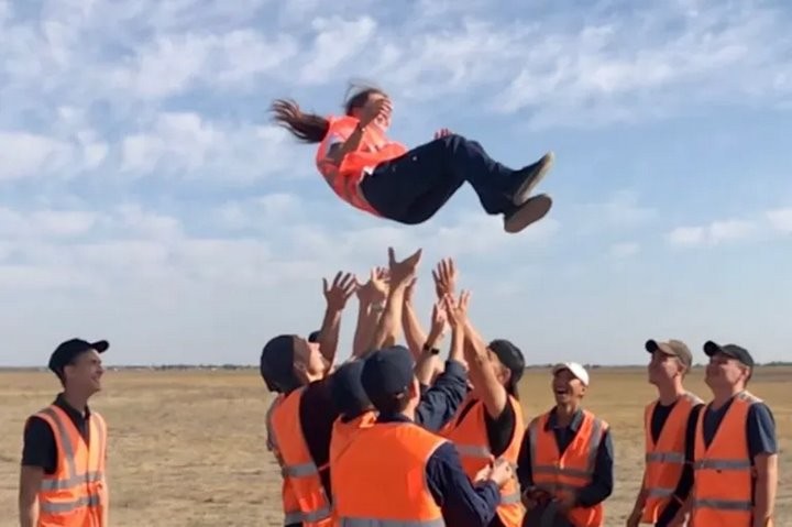 Роман с небом: как девушка из Березы покорила лайнер своей мечты