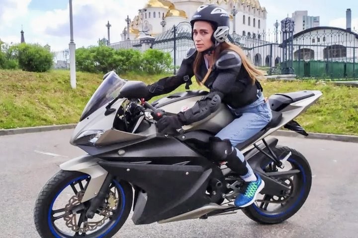 Роман с небом: как девушка из Березы покорила лайнер своей мечты